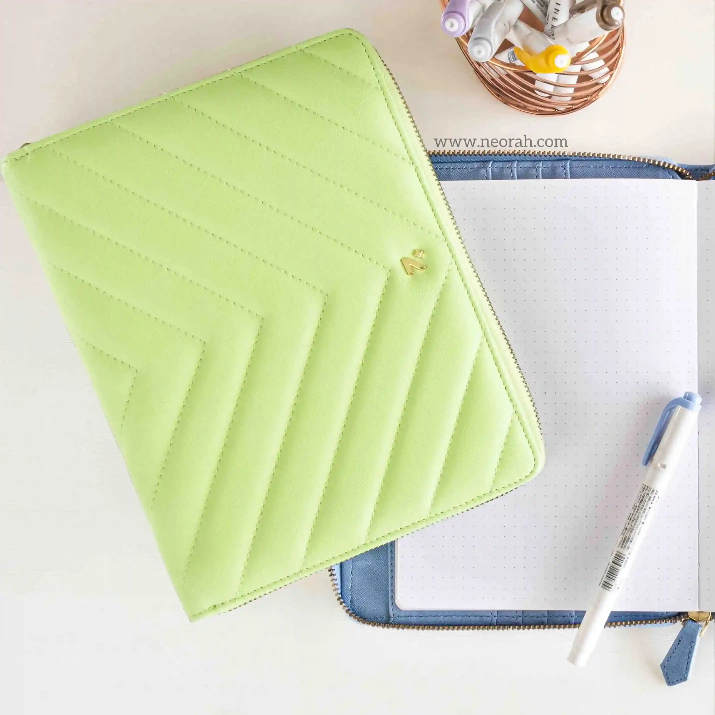 A5 - REFILLABLE QUILTED ORGANISER SLEEVE - ZIP - Image 116