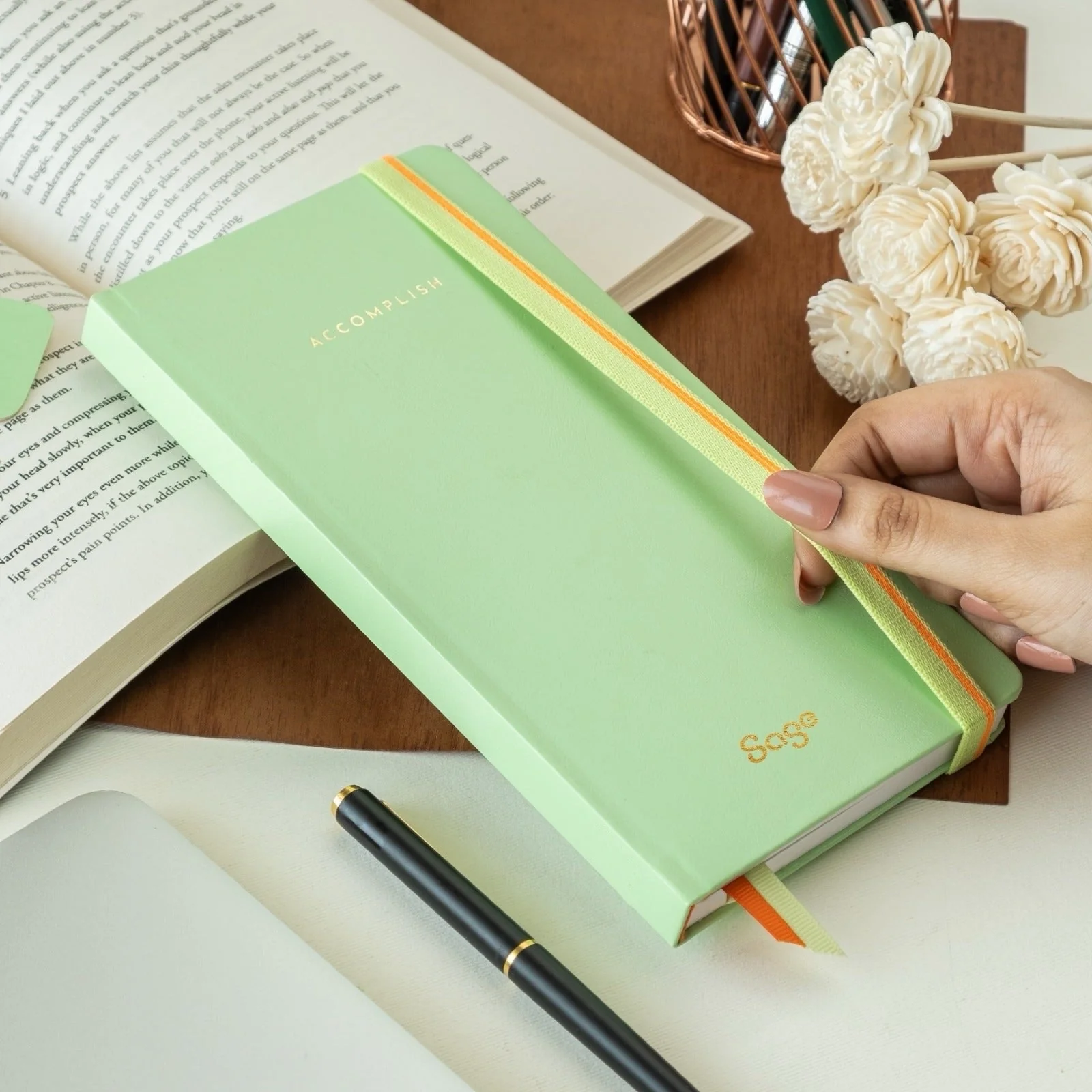 PETITE - UNDATED - WEEKLY PLANNER - HARD COVER - Image 100