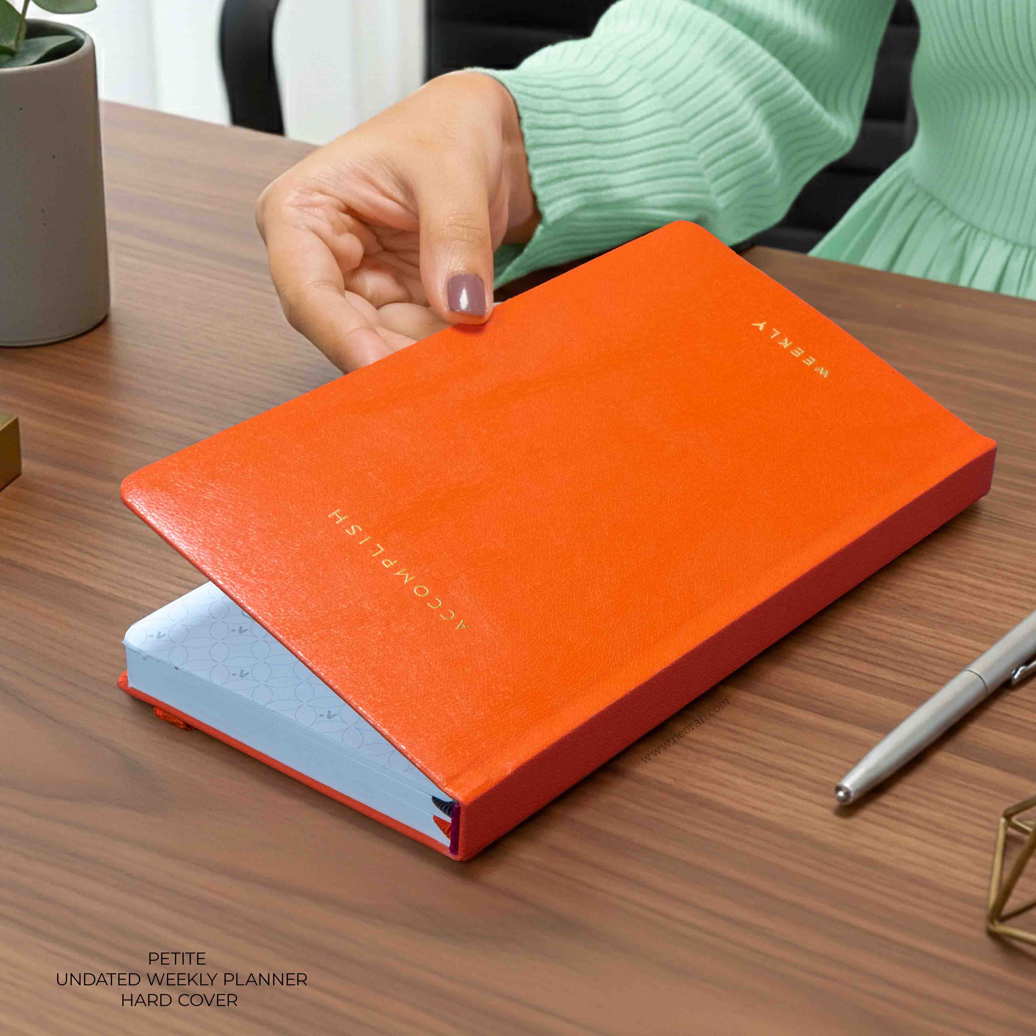 PETITE - UNDATED - WEEKLY PLANNER - HARD COVER - Image 101