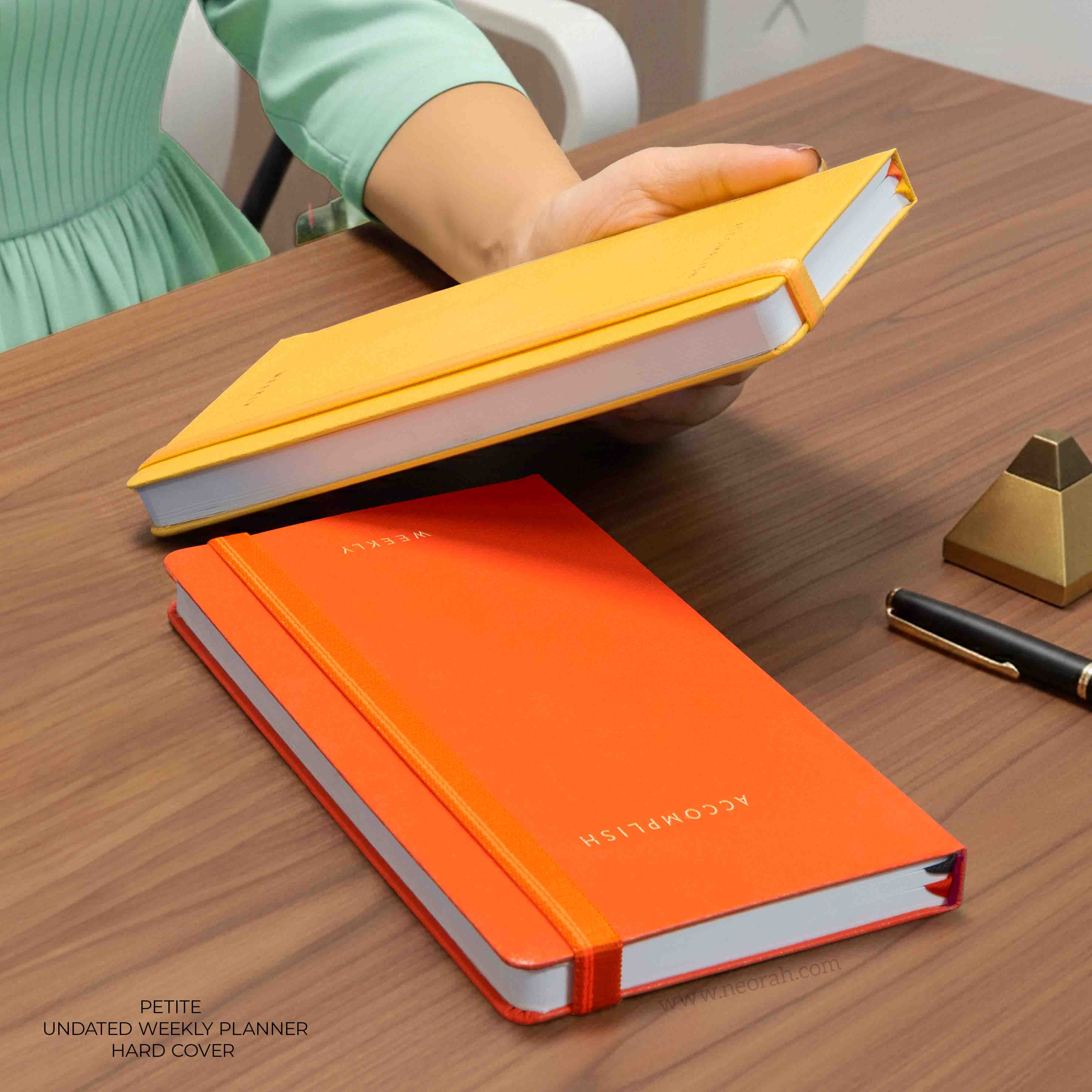 PETITE - UNDATED - WEEKLY PLANNER - HARD COVER - Image 103
