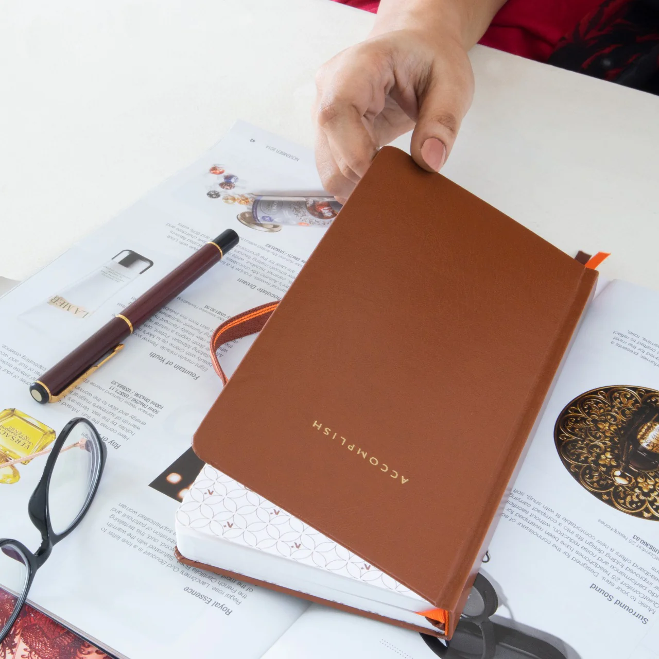 PETITE - UNDATED - WEEKLY PLANNER - HARD COVER - Image 129