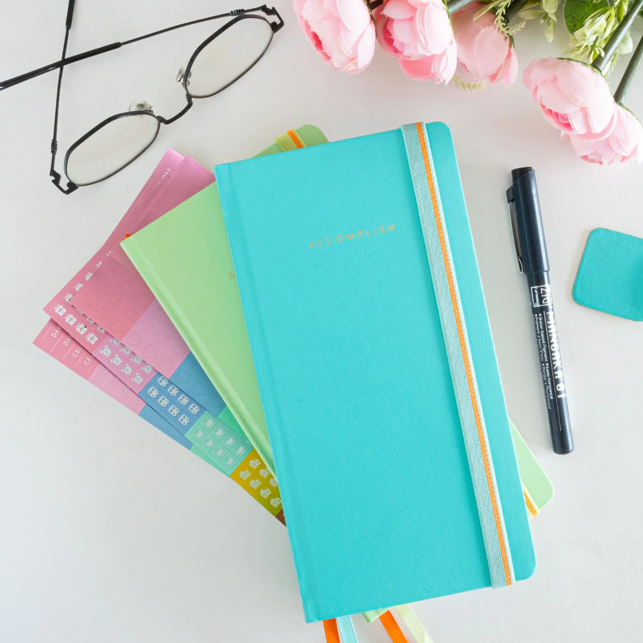 PETITE - UNDATED - WEEKLY PLANNER - HARD COVER - Image 17