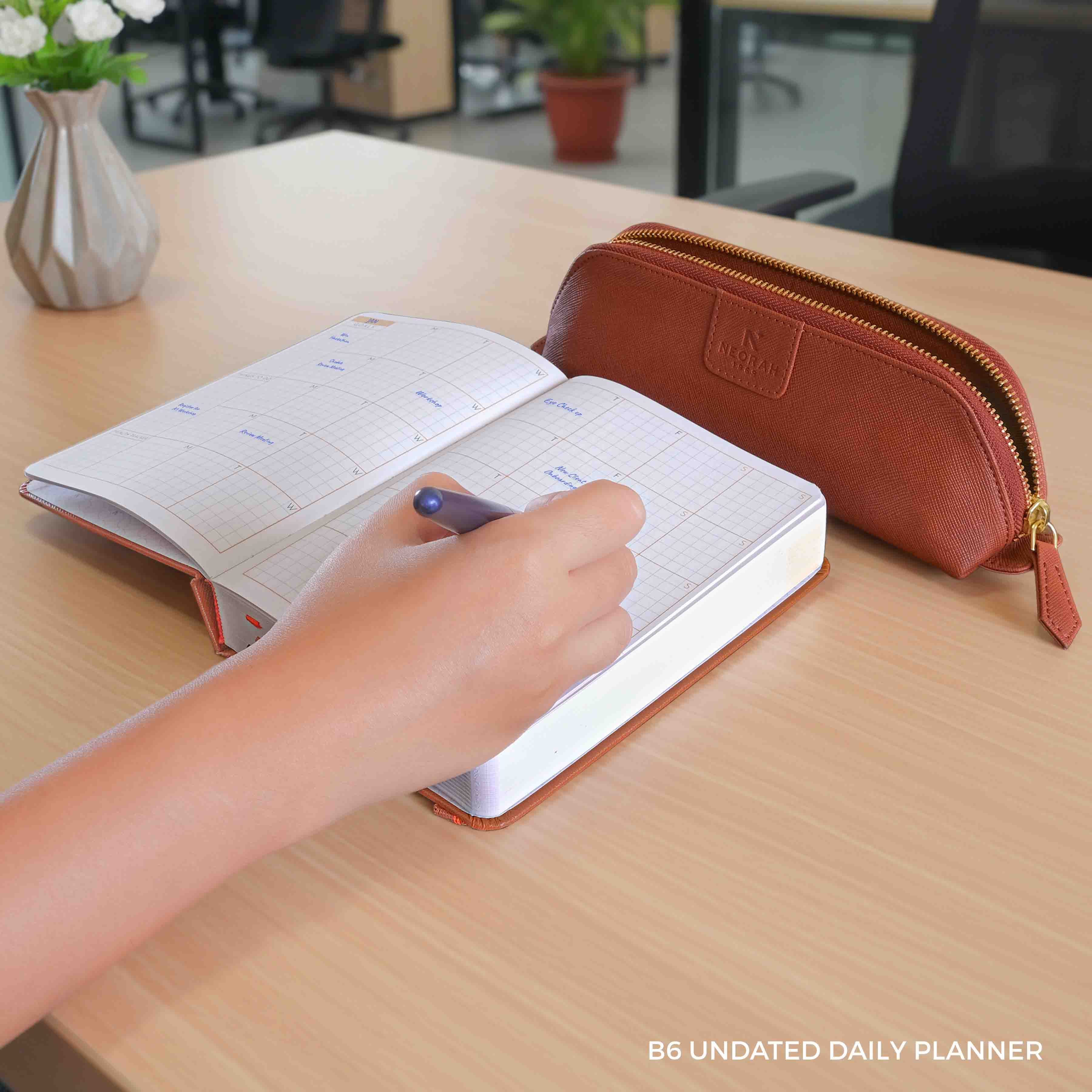 B6 - UNDATED - DAILY PLANNER - HARD COVER - Image 34