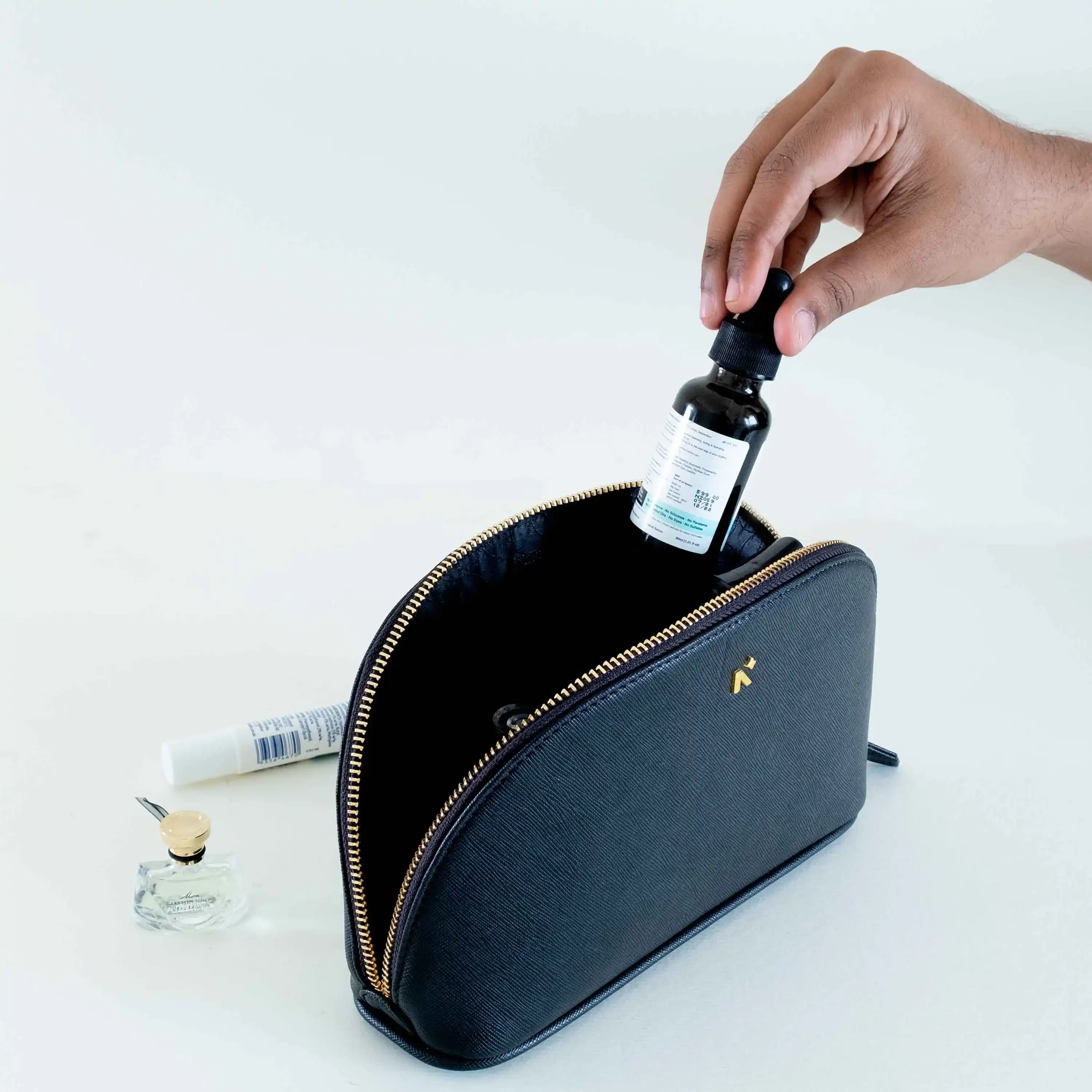 TRAVEL POUCH - Image 14