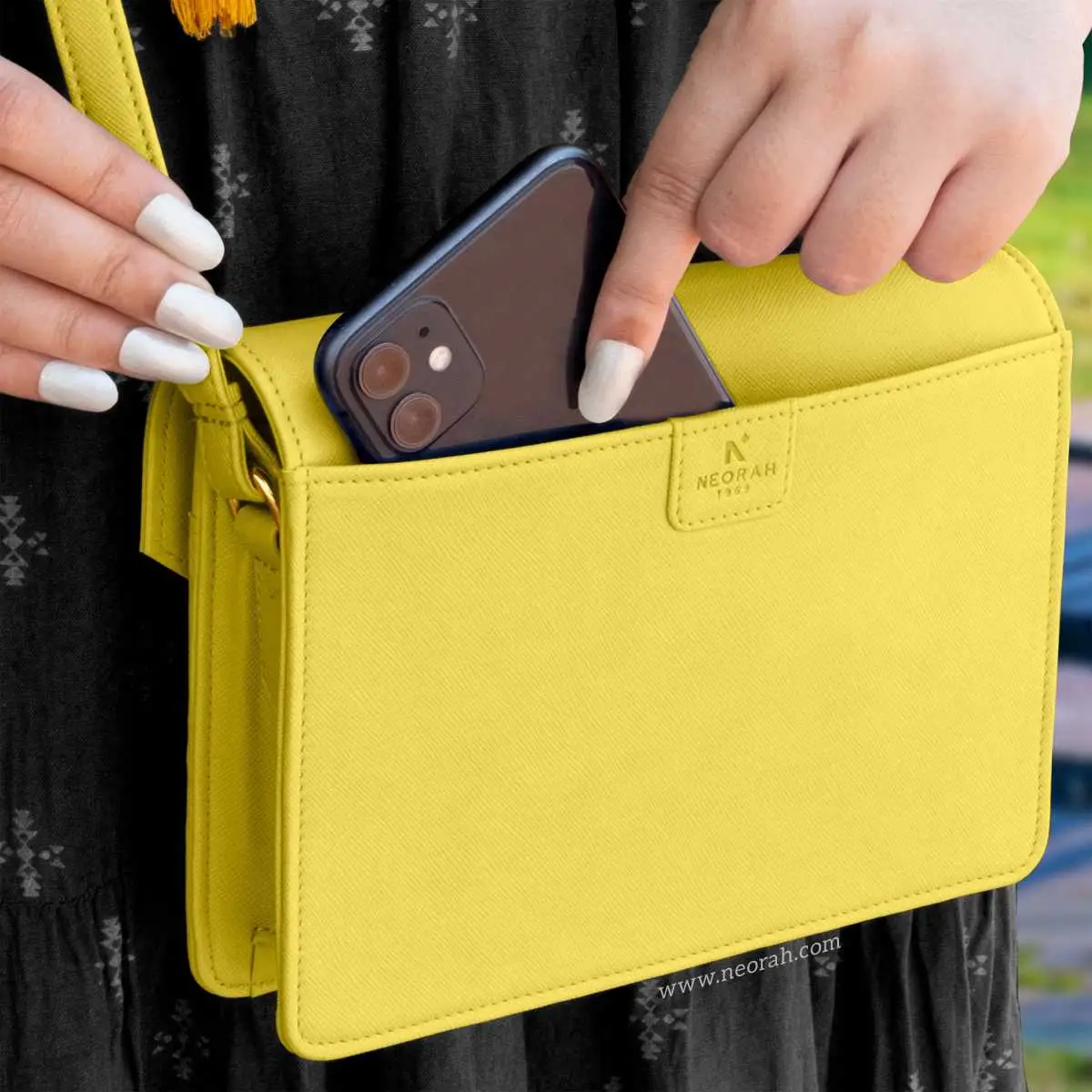 EMMA | CROSSBODY SLING BAG | ENVELOPE - Image 16