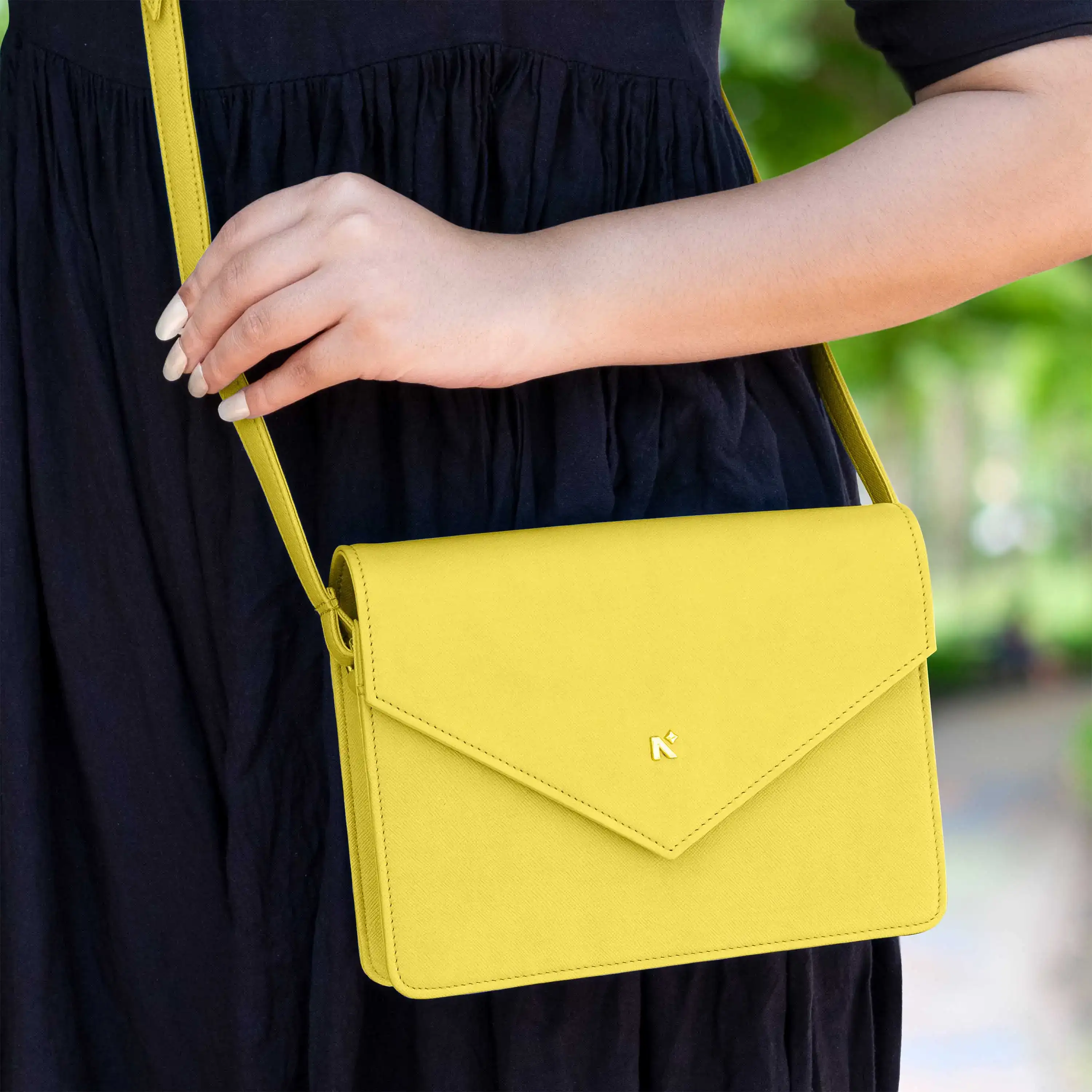 EMMA | CROSSBODY SLING BAG | ENVELOPE - Image 17