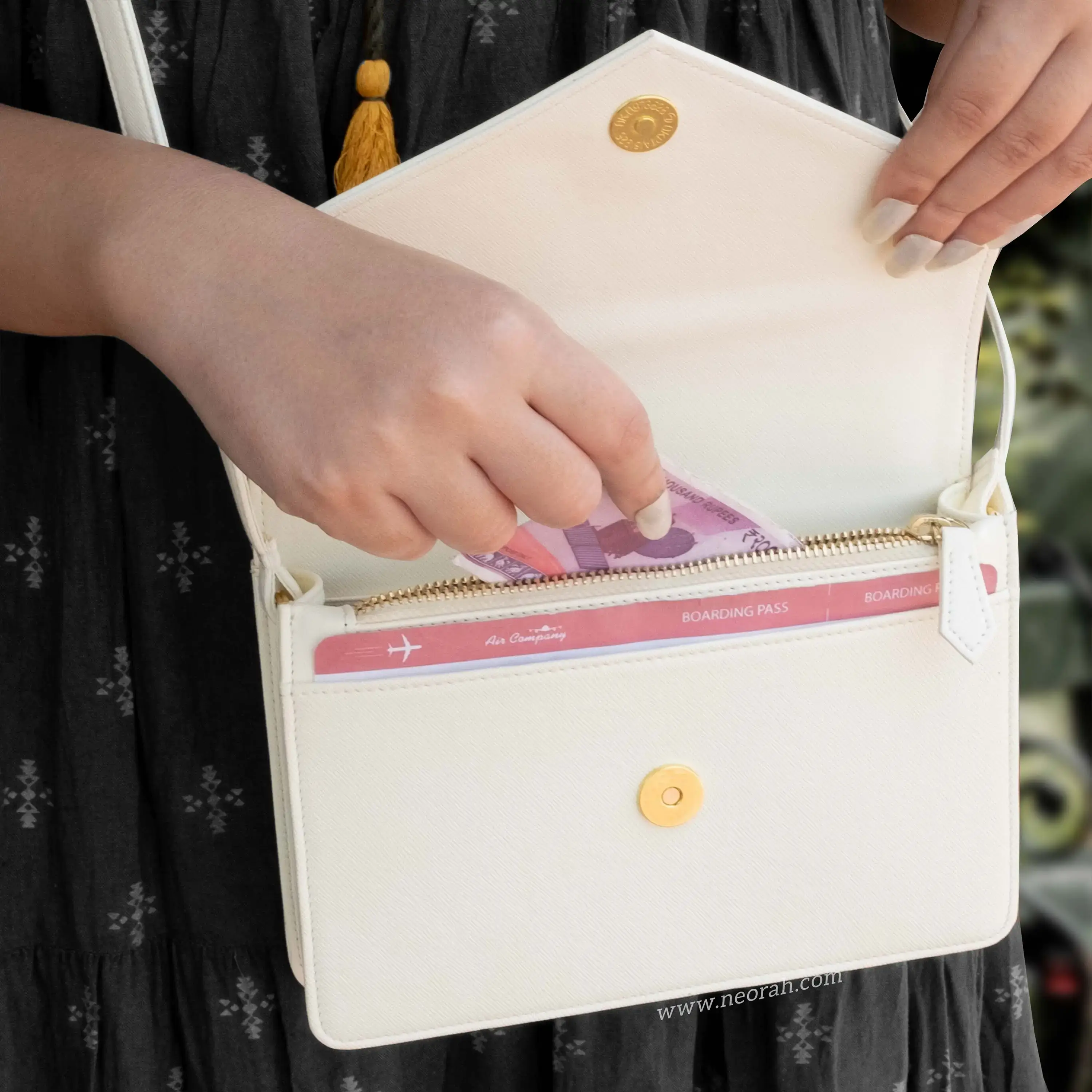 EMMA | CROSSBODY SLING BAG | ENVELOPE - Image 22