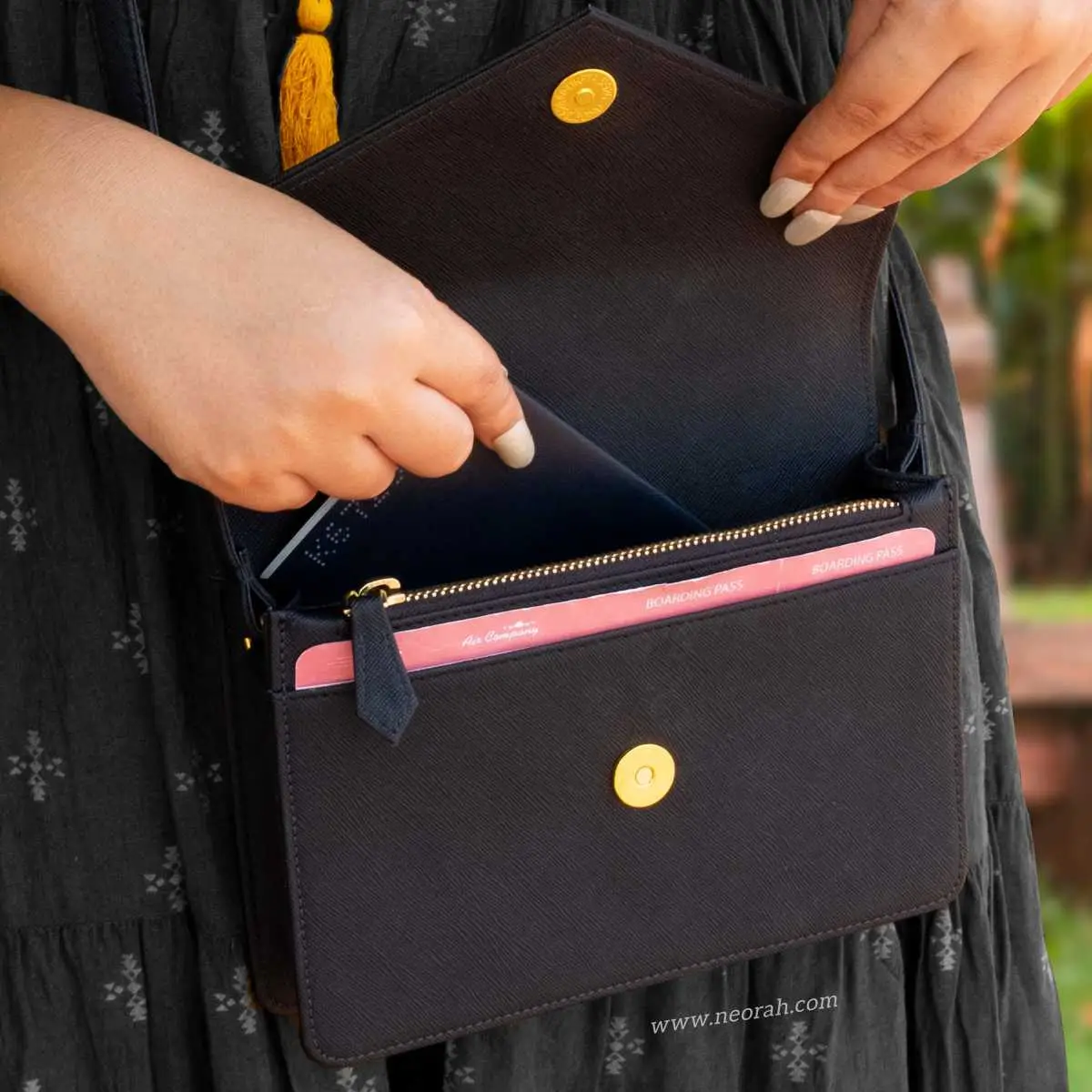 EMMA | CROSSBODY SLING BAG | ENVELOPE - Image 34