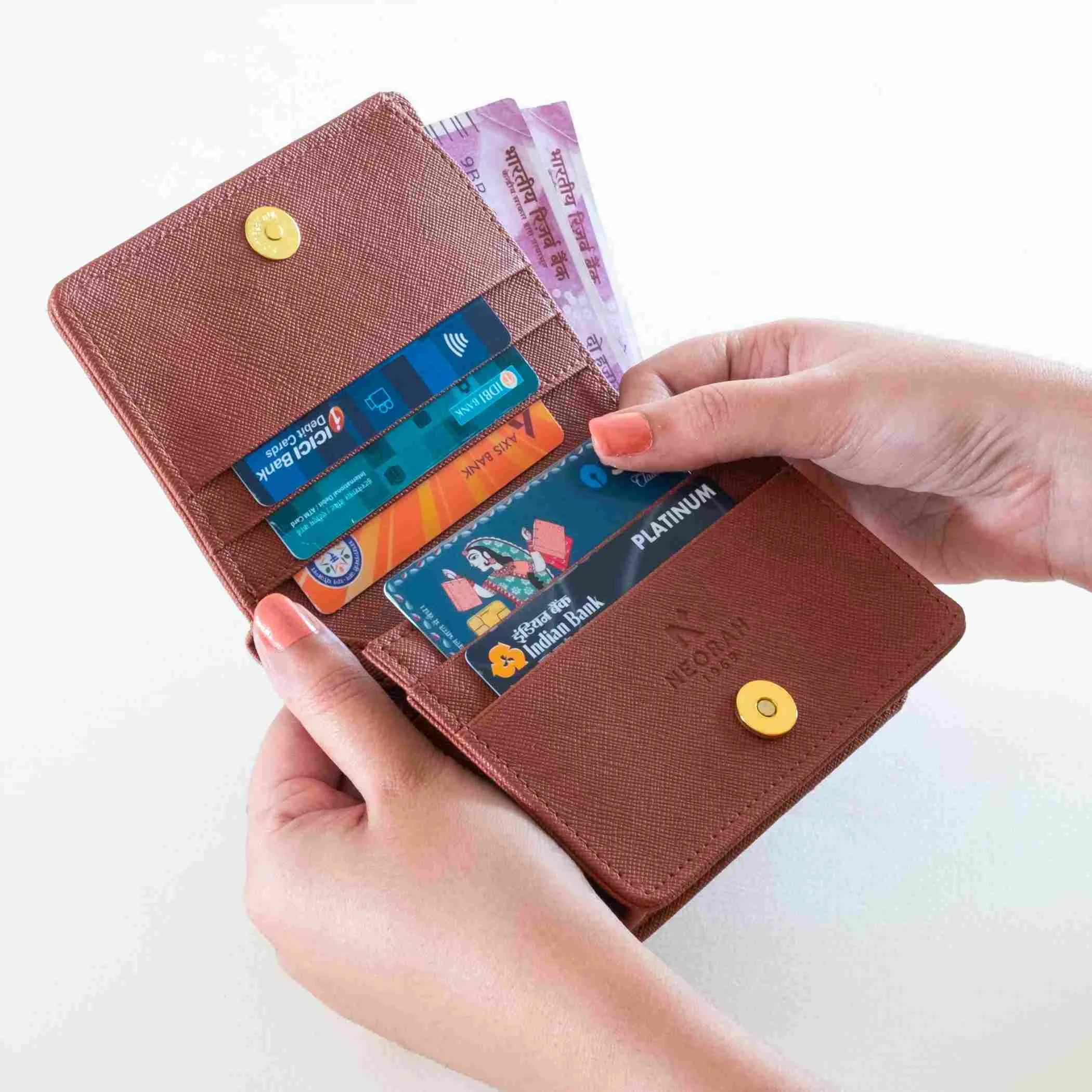 ENCHANTE - QUILTED SMALL WALLET - Image 7