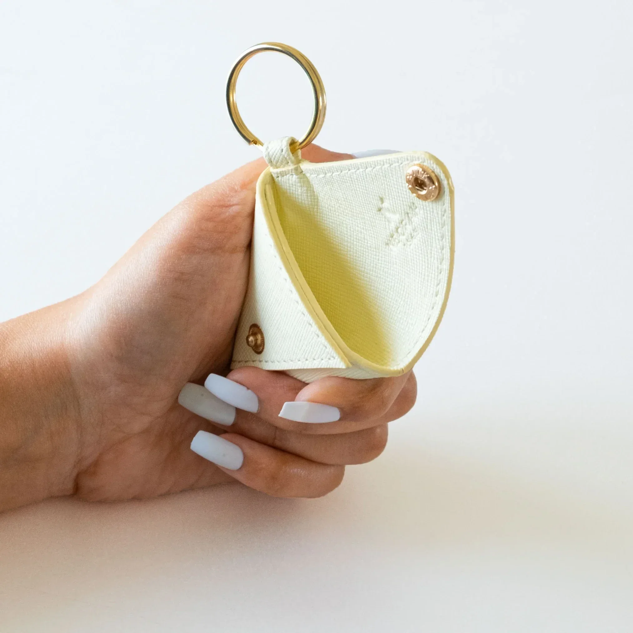 KEY CHAIN - TRIANGLE - Image 45