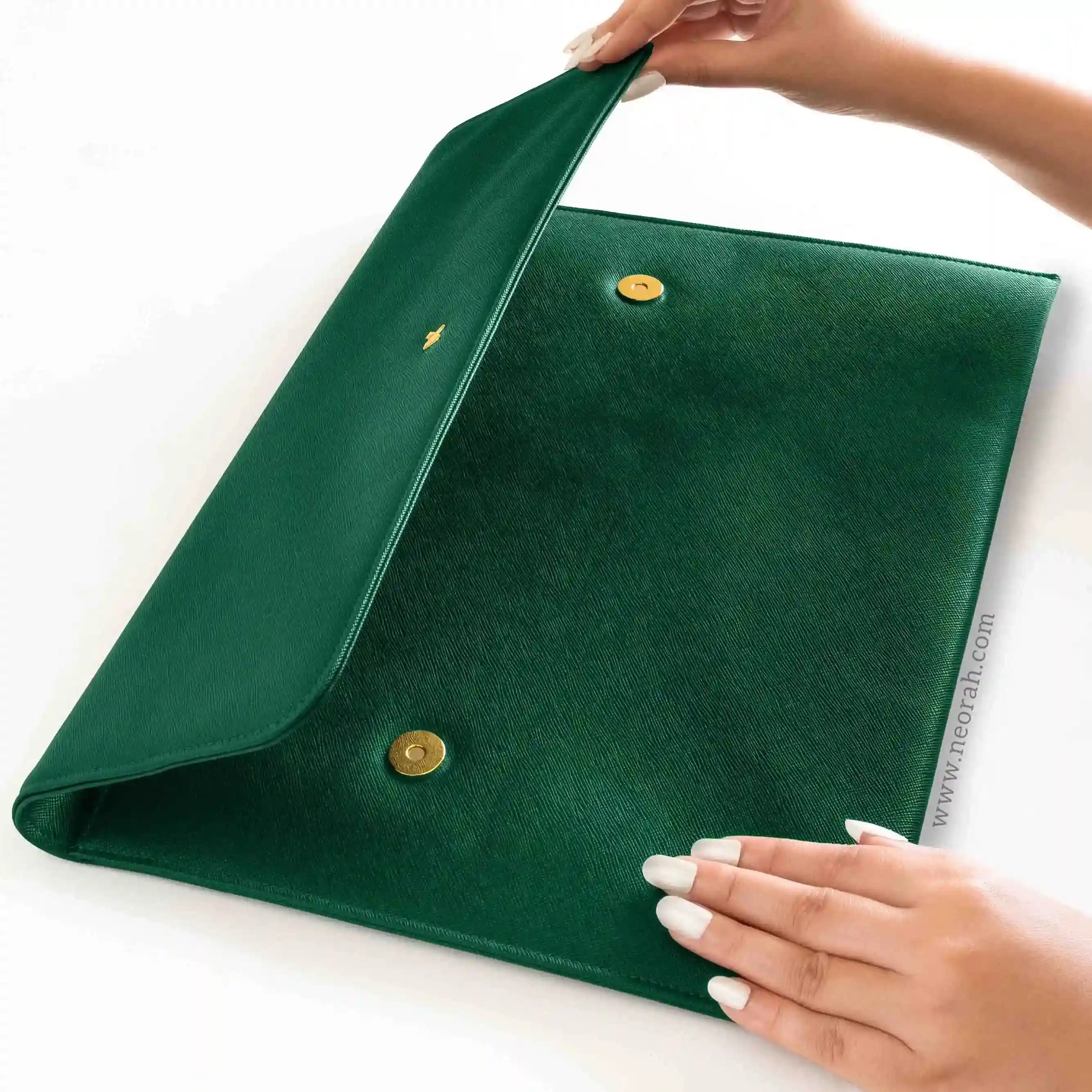 LAPTOP SLEEVE WITH FLAP + MAGNETIC CLOSURE - Image 36