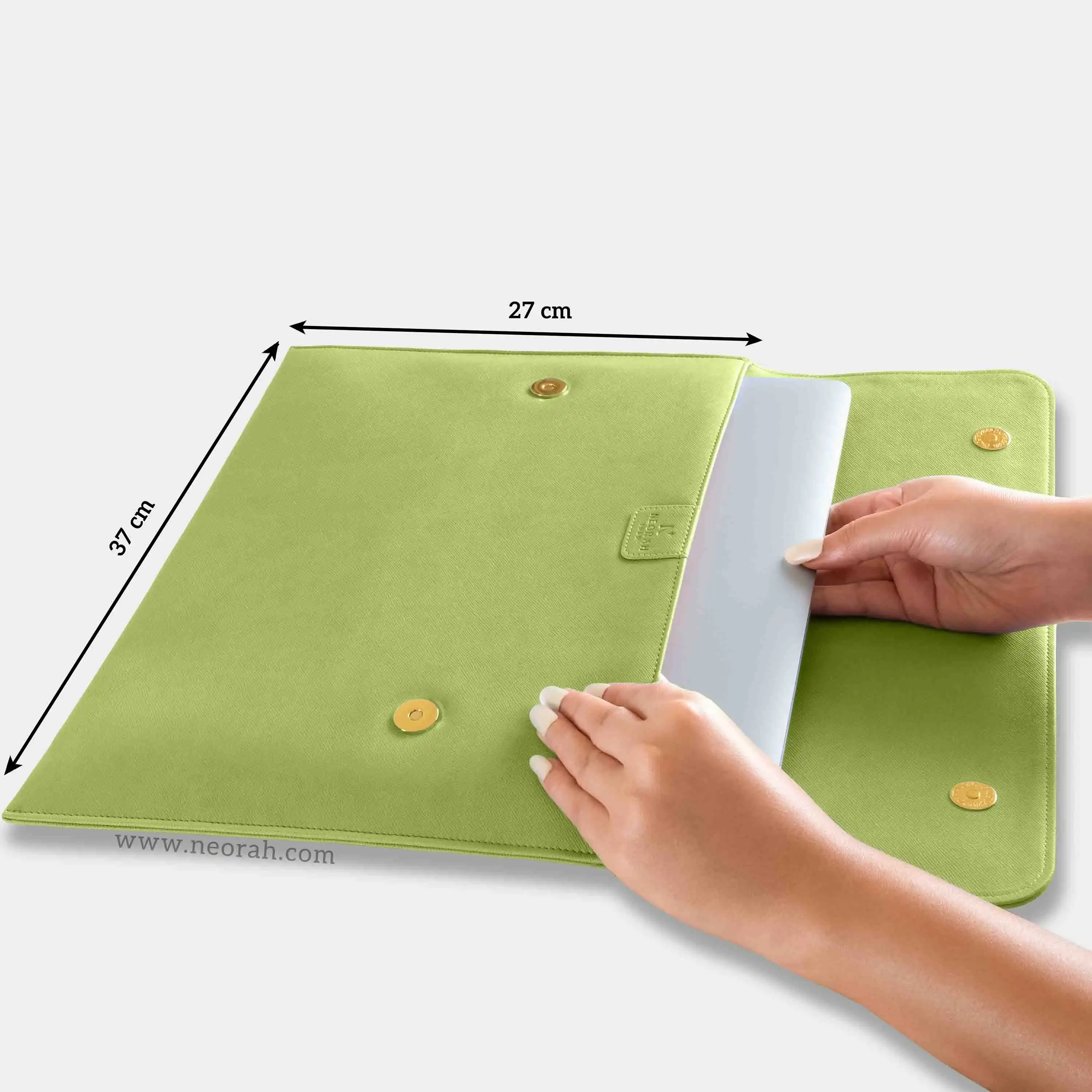 LAPTOP SLEEVE WITH FLAP + MAGNETIC CLOSURE - Image 53