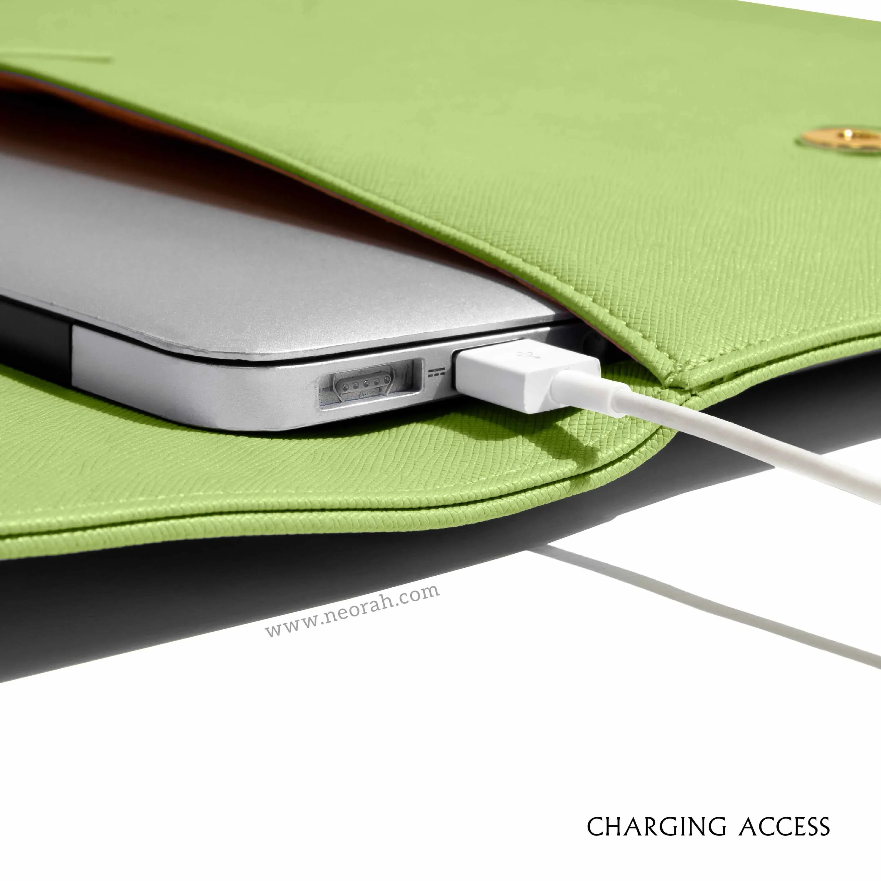 LAPTOP SLEEVE WITH FLAP + MAGNETIC CLOSURE - Image 55