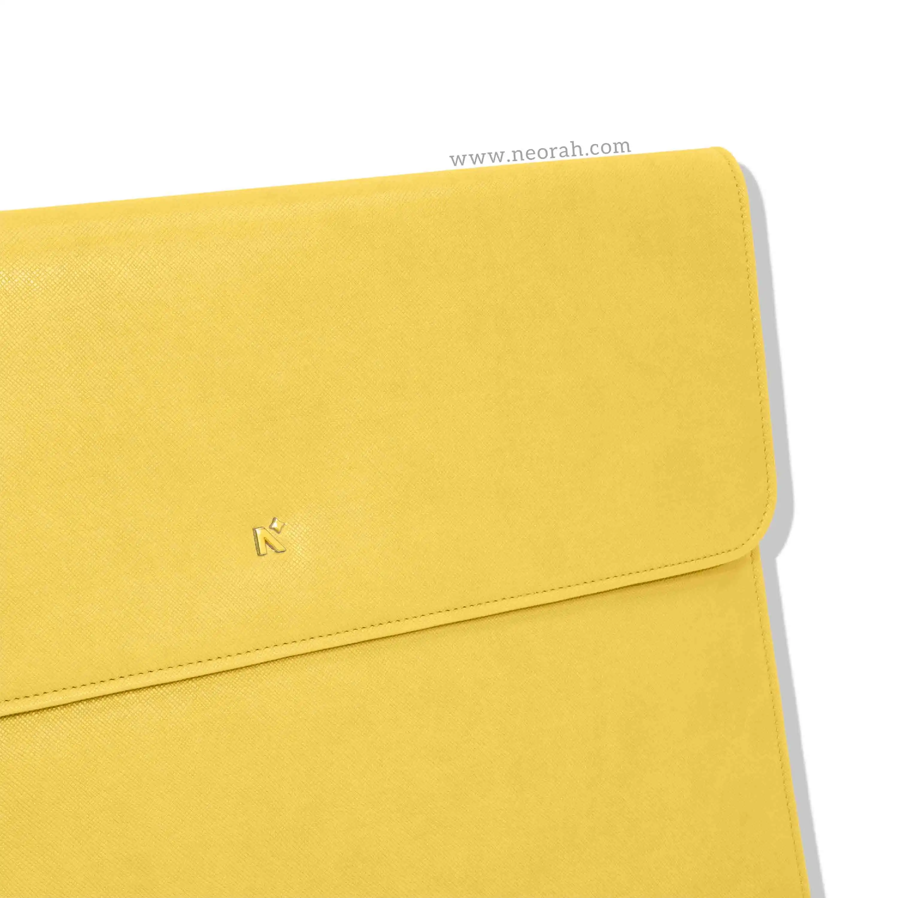 LAPTOP SLEEVE WITH FLAP + MAGNETIC CLOSURE - Image 98