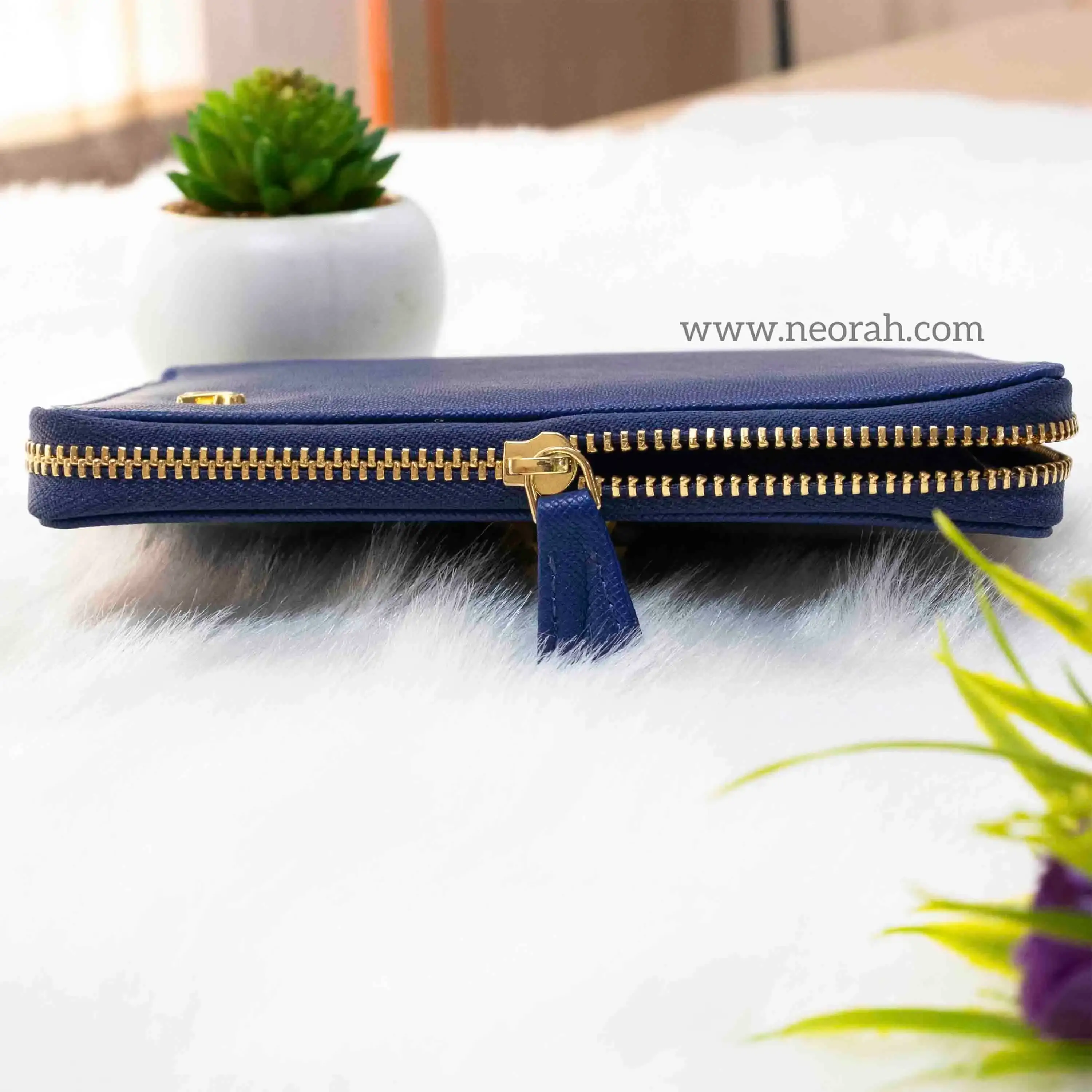 B7 - ORGANISER / PASSPORT COVER - ZIP - Image 102