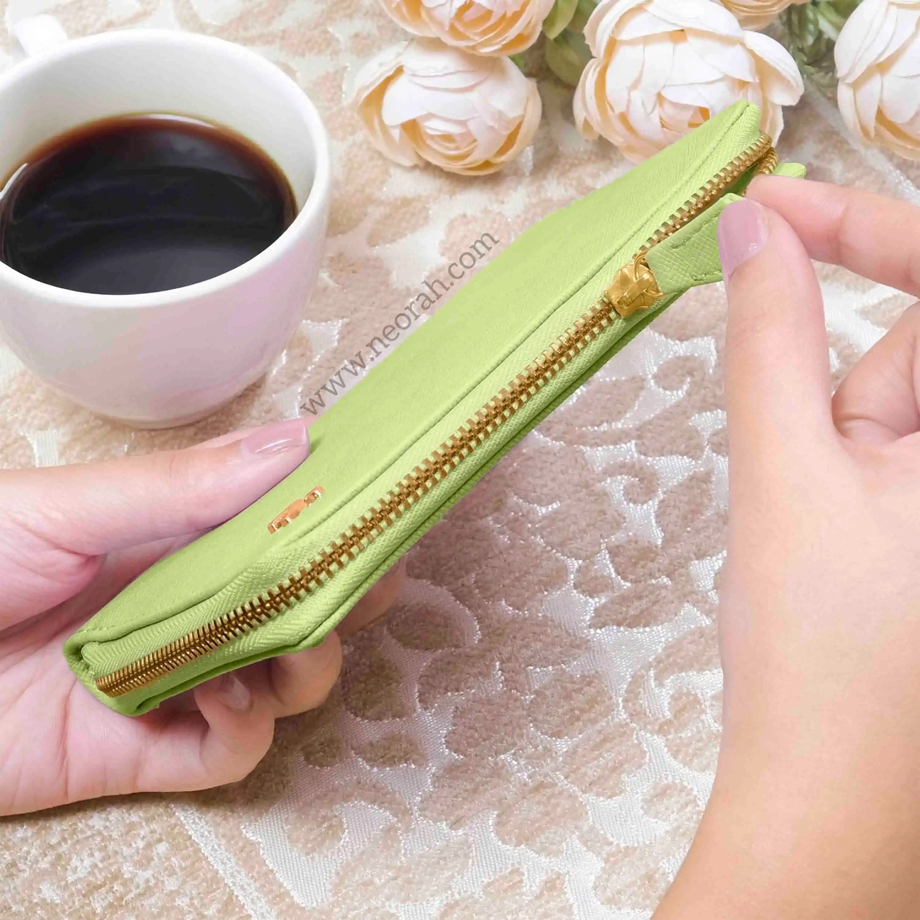 B7 - ORGANISER / PASSPORT COVER - ZIP - Image 116