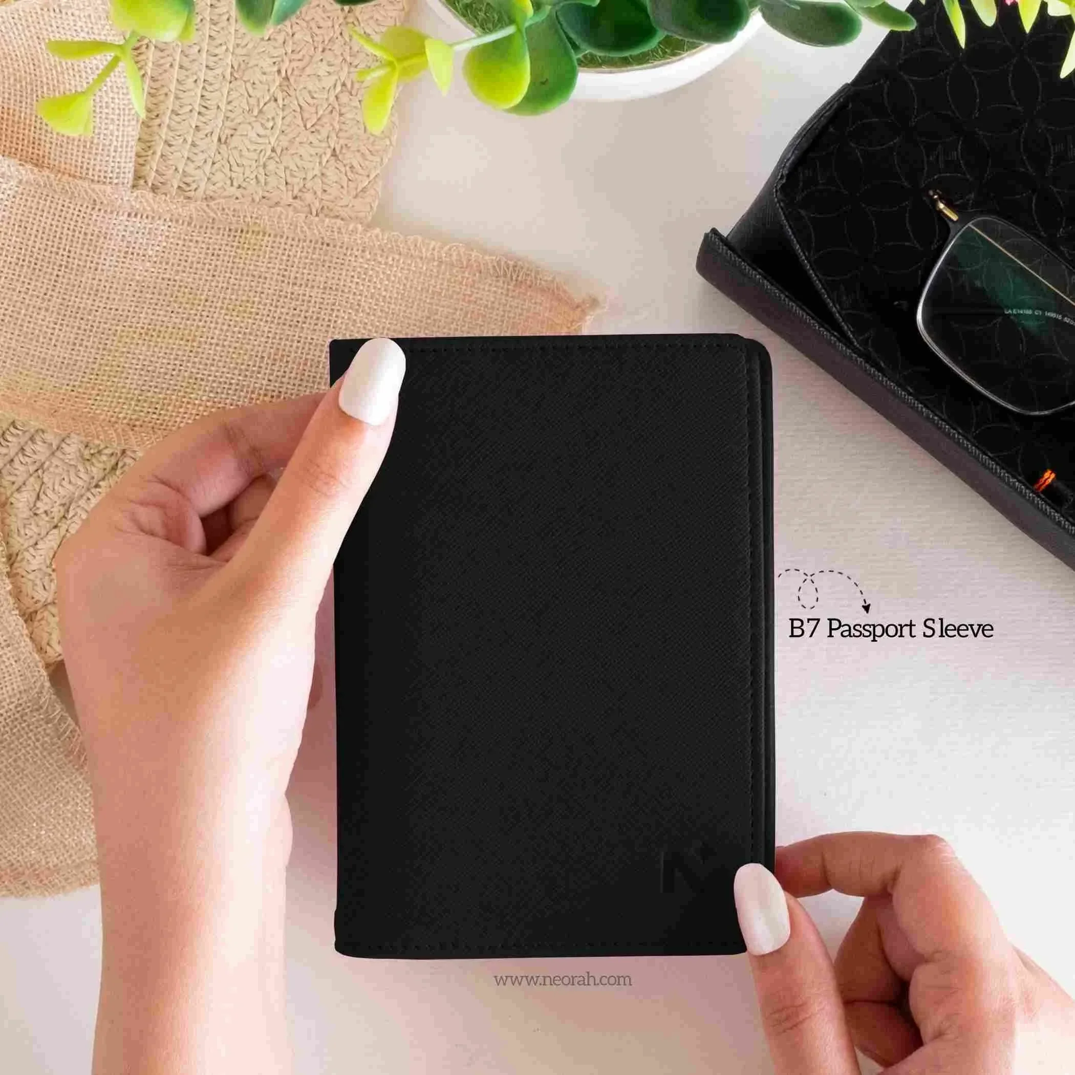 B7 - ORGANISER / PASSPORT COVER - Image 29