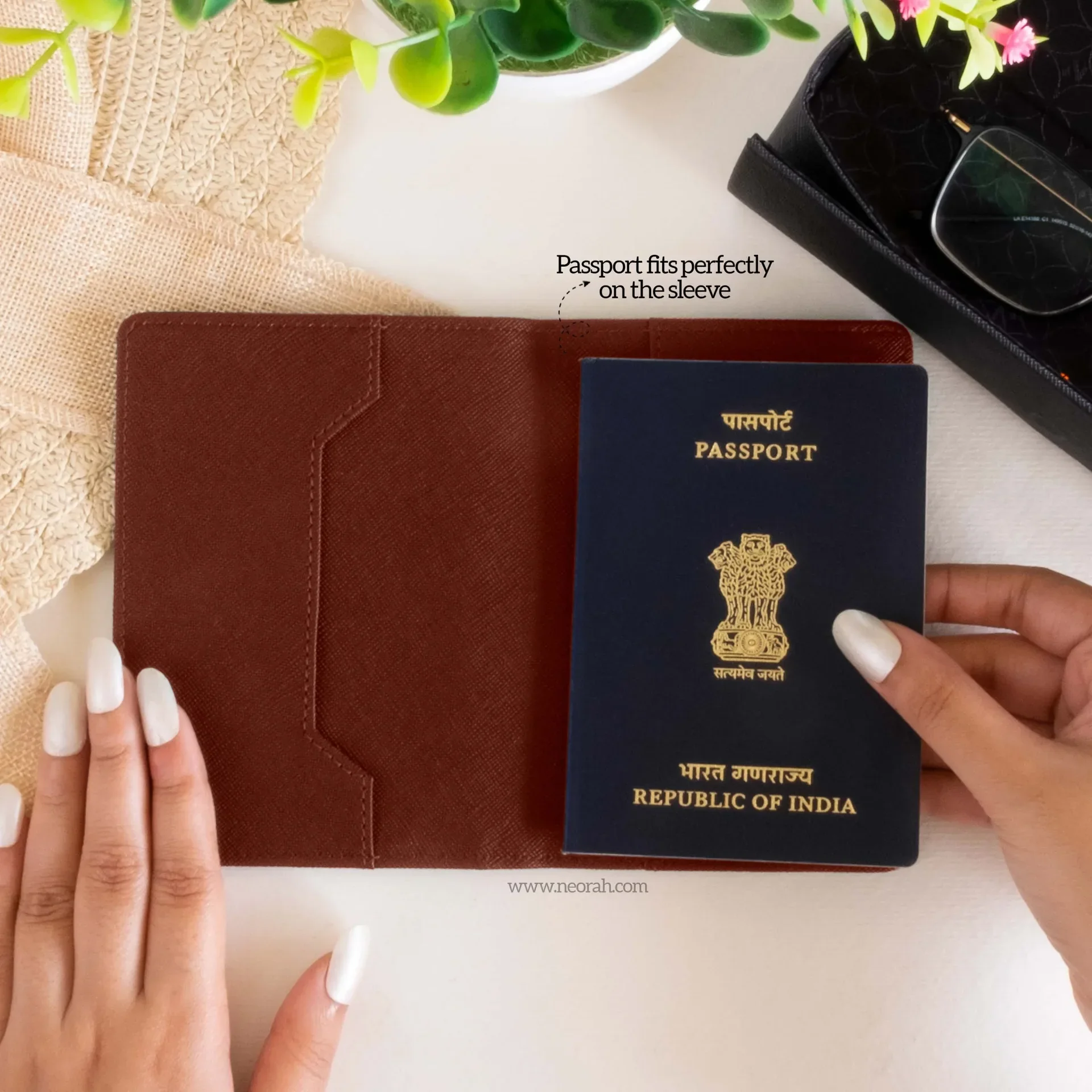 B7 - ORGANISER / PASSPORT COVER - Image 49