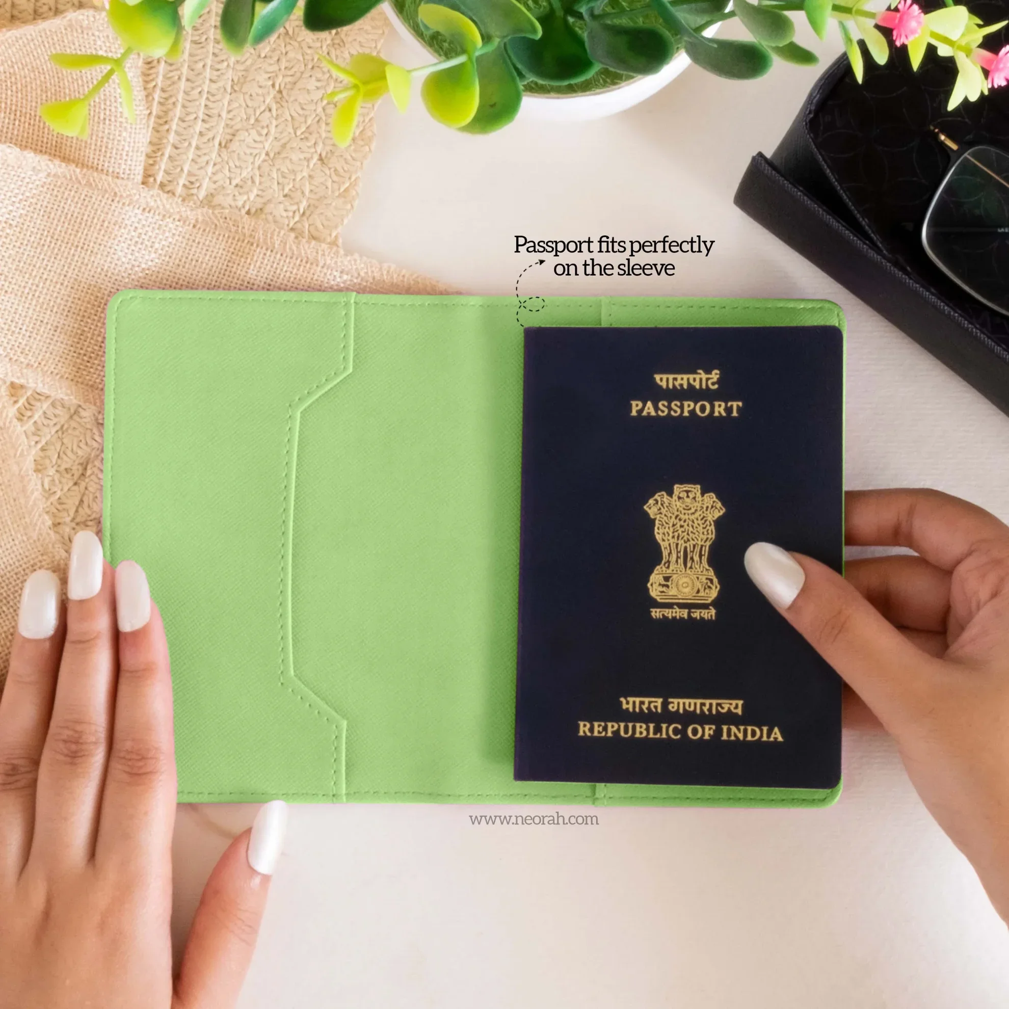 B7 - ORGANISER / PASSPORT COVER - Image 70