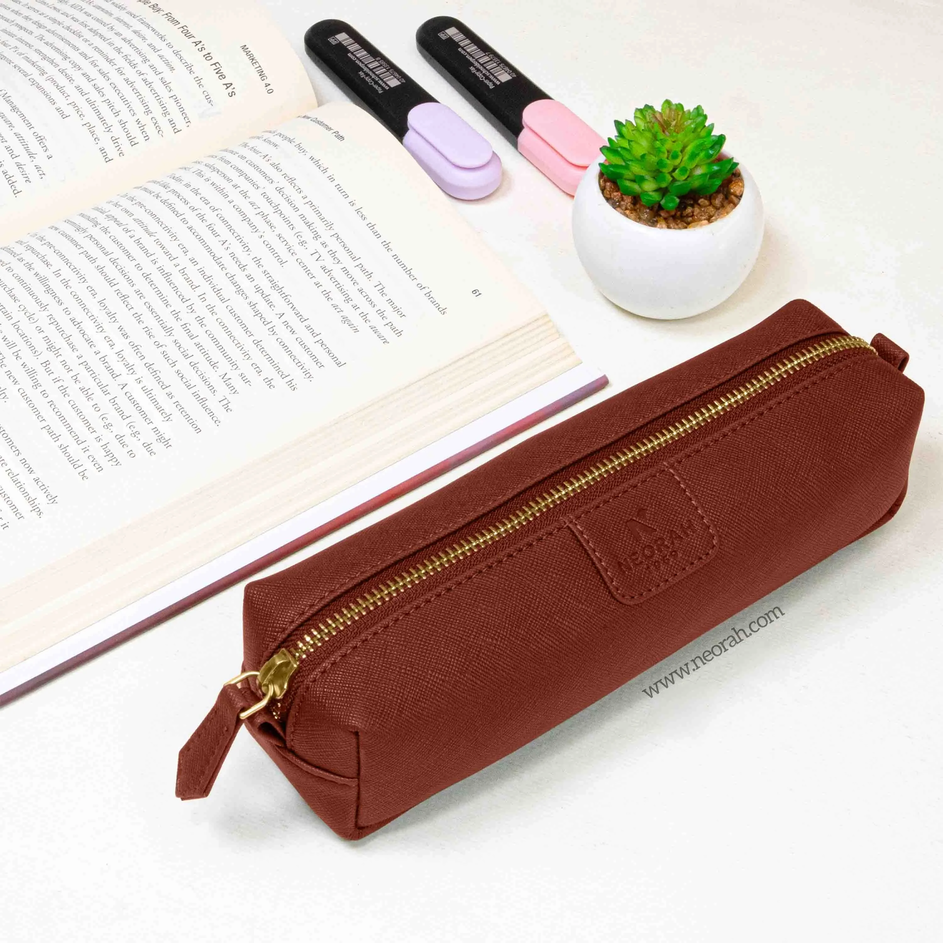 PEN POUCH - SQUARE - Image 20