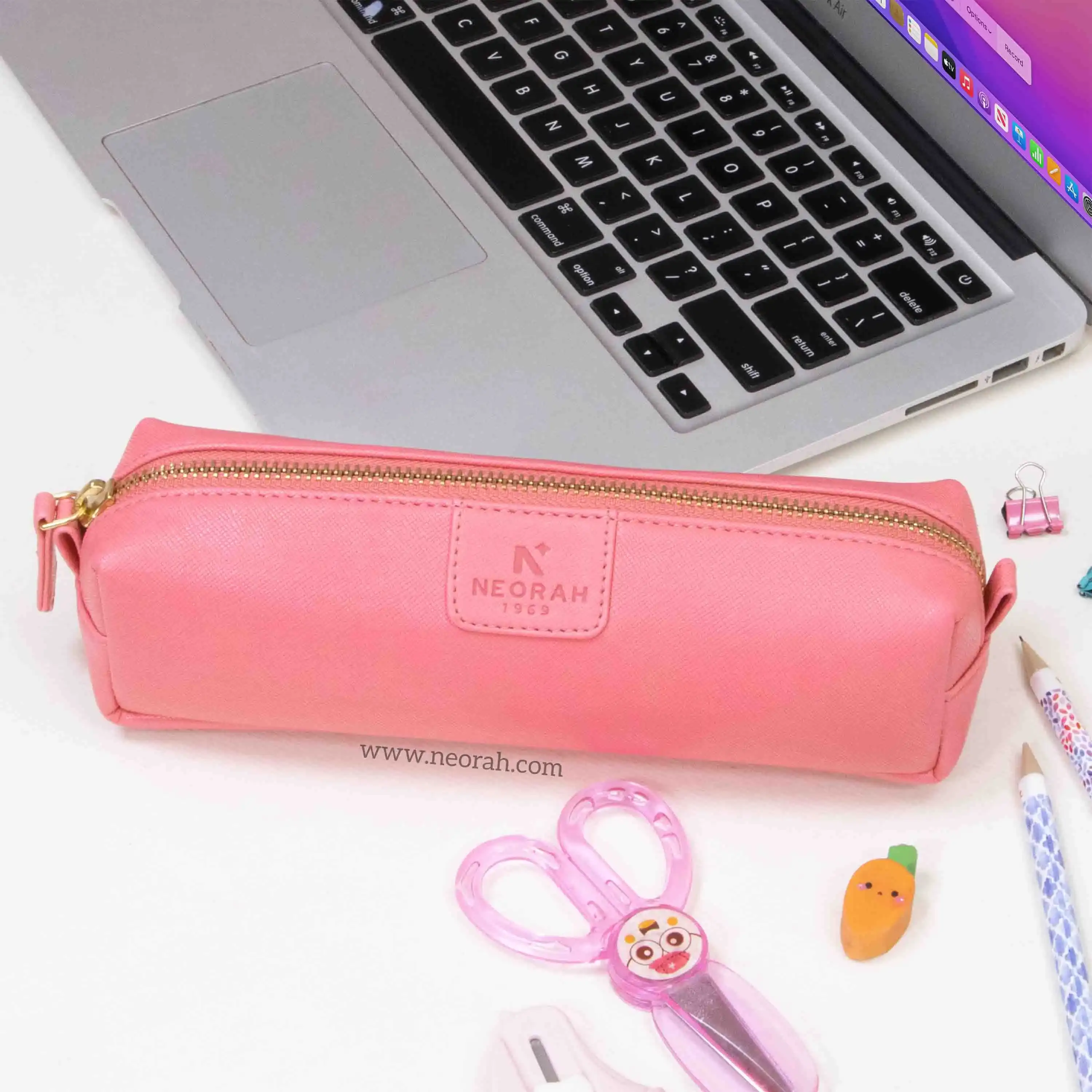 PEN POUCH - SQUARE - Image 97