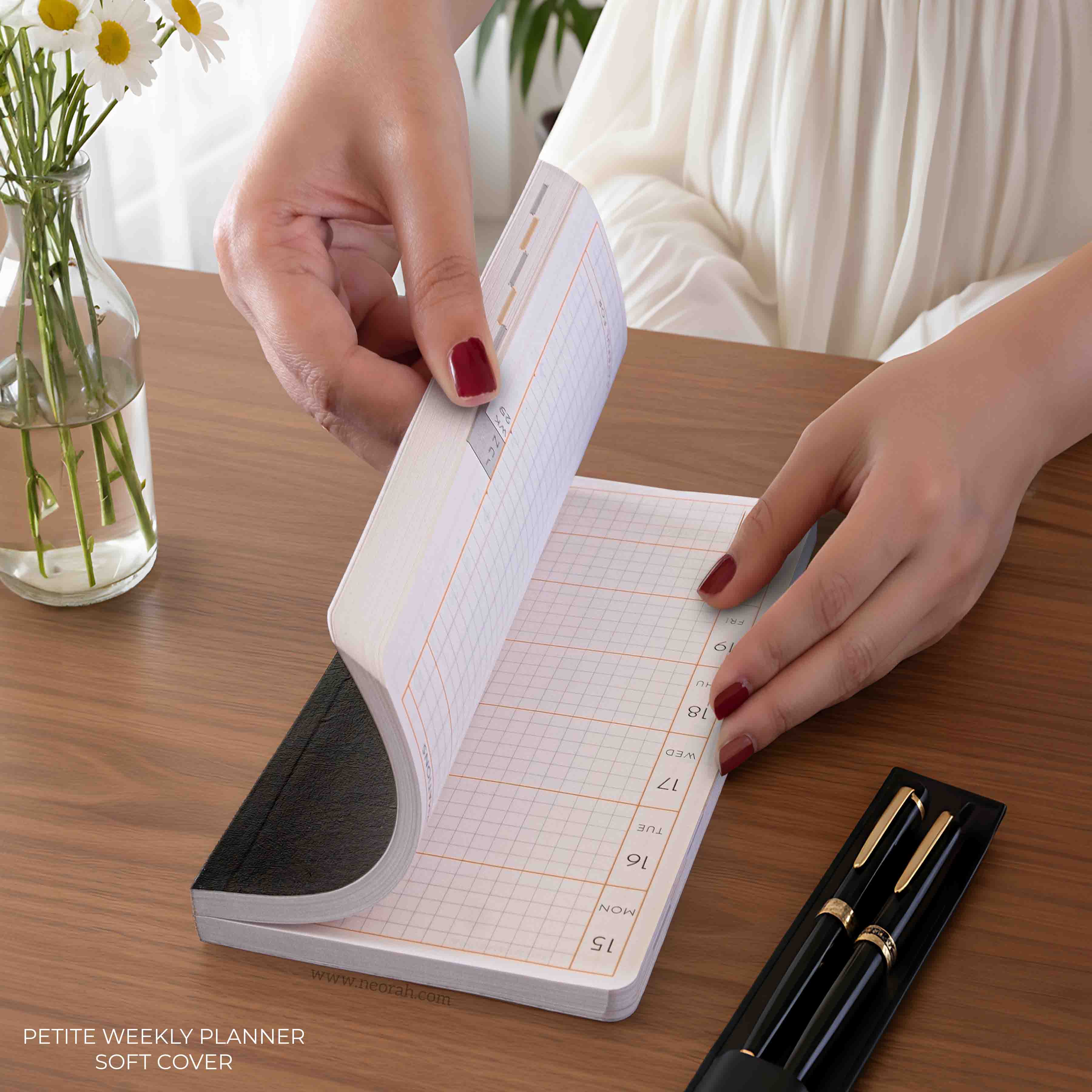 PETITE - 2026 - WEEKLY PLANNER - 176 PAGES - SOFT COVER - Image 4
