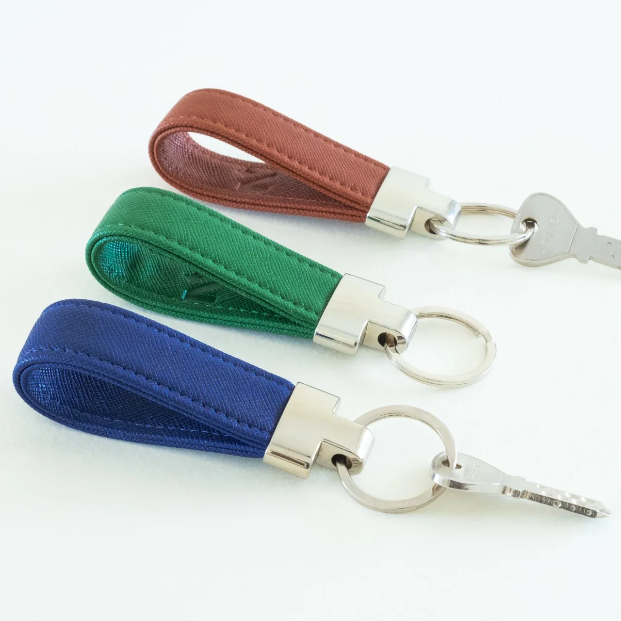 VEGAN LEATHER - METAL KEYCHAIN - Image 9