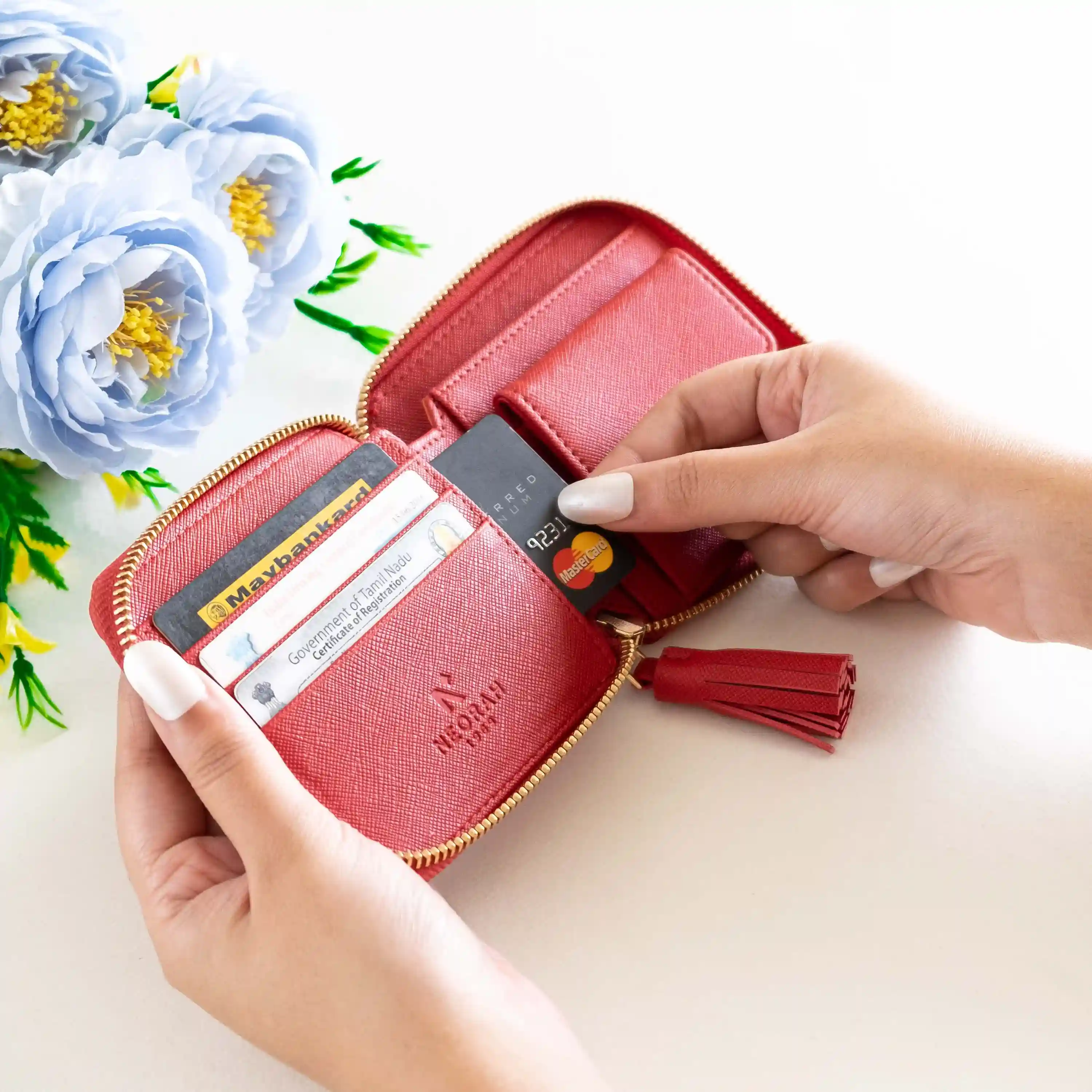 SVELTE – ZIPPER CARD & COIN POCKET WALLET - Image 11