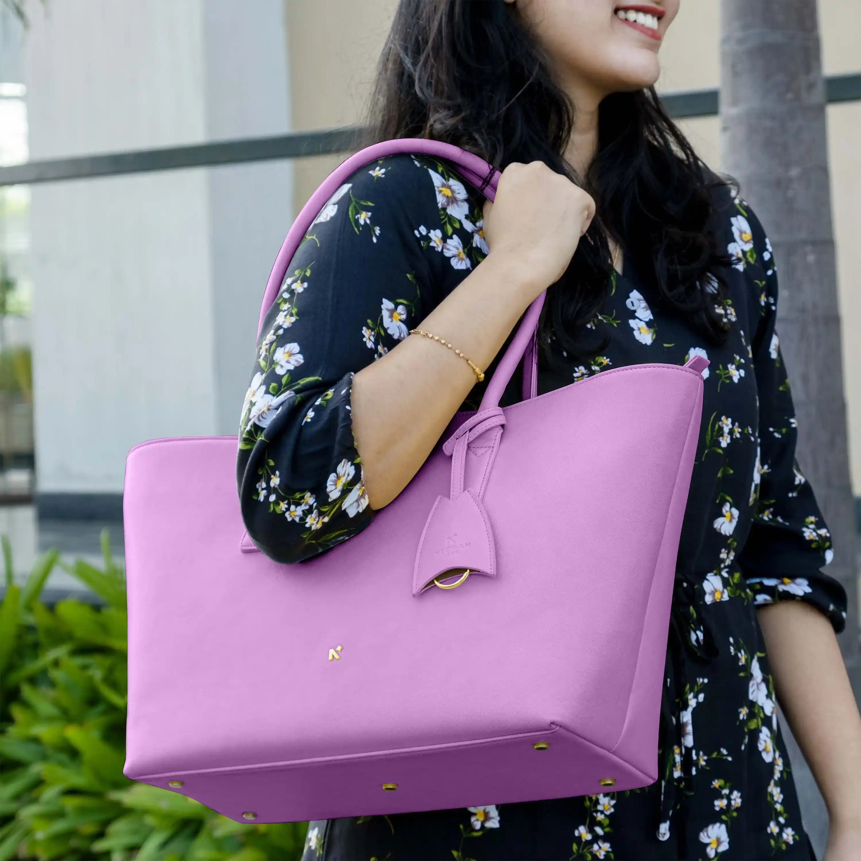 CLASSIC TOTE BAG - Image 125